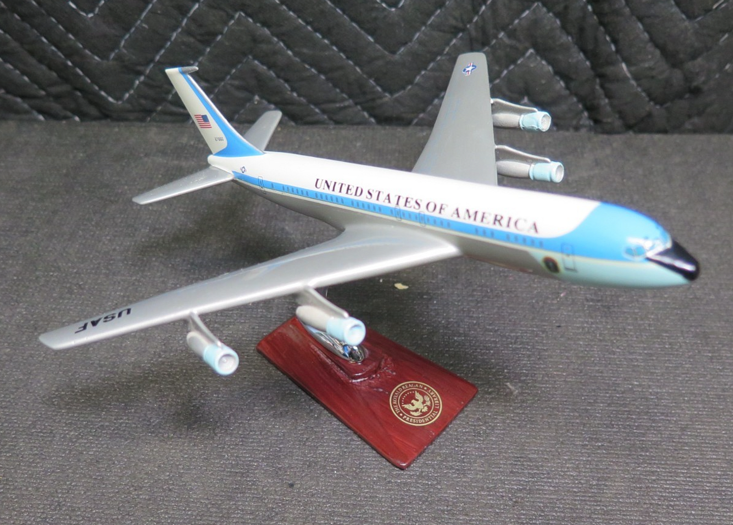 Ronald Regan Library GAT028 Boeing 707-353B/C-137C United States Air Force 1:250