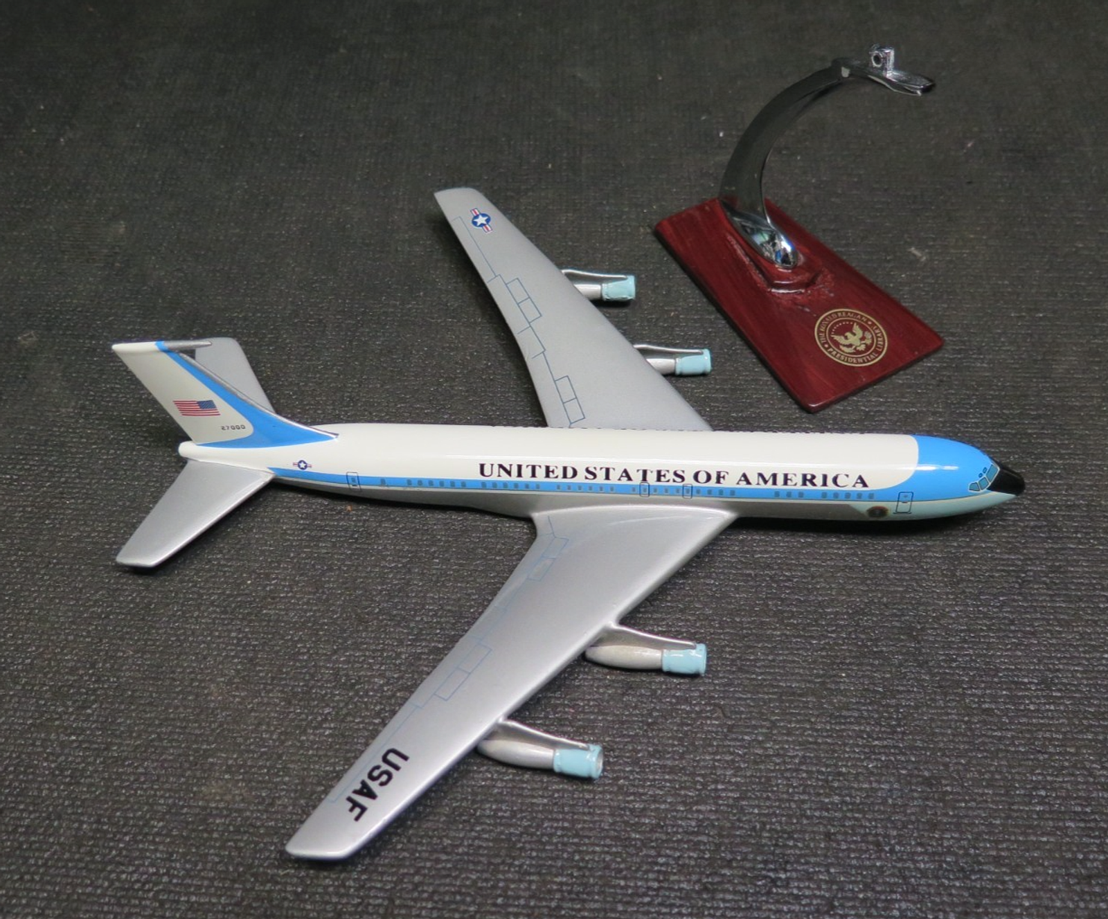 Ronald Regan Library GAT028 Boeing 707-353B/C-137C United States Air Force 1:250