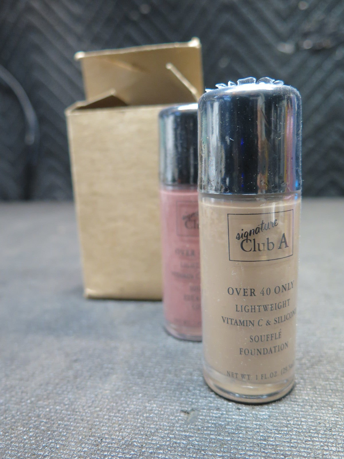 Signature Club A Over 40 Vitamin C & Silicone Souffle Foundation Lightweight 1oz