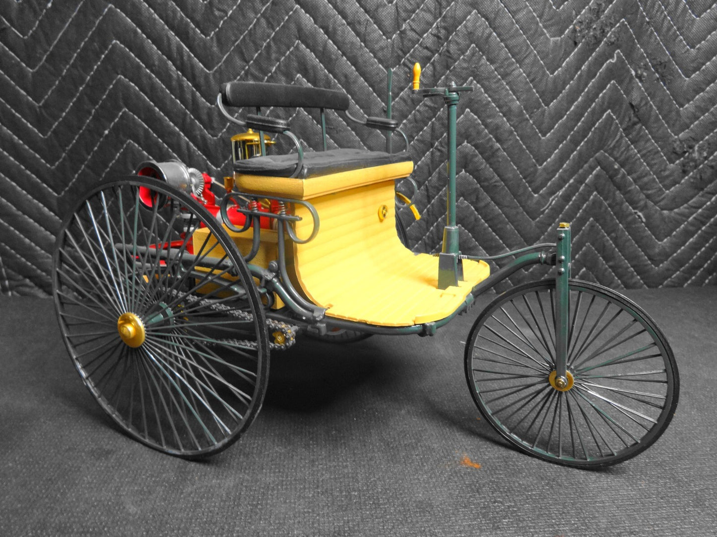 Franklin Mint 1/8 Scale Diecast 1886 Mercedes Benz Patent Motorwagen