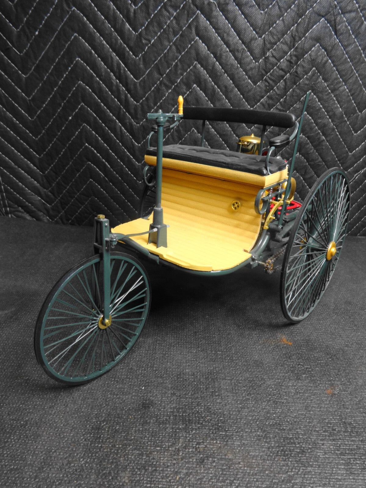 Franklin Mint 1/8 Scale Diecast 1886 Mercedes Benz Patent Motorwagen