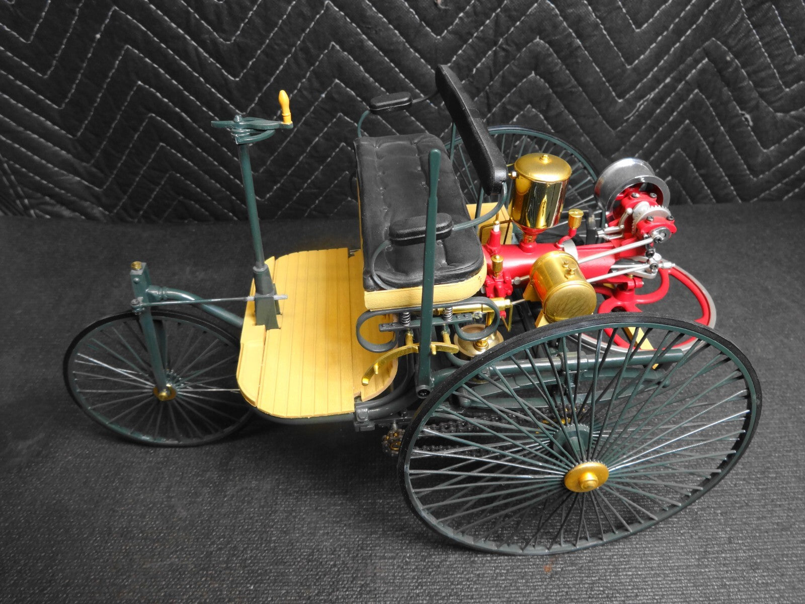 Franklin Mint 1/8 Scale Diecast 1886 Mercedes Benz Patent Motorwagen