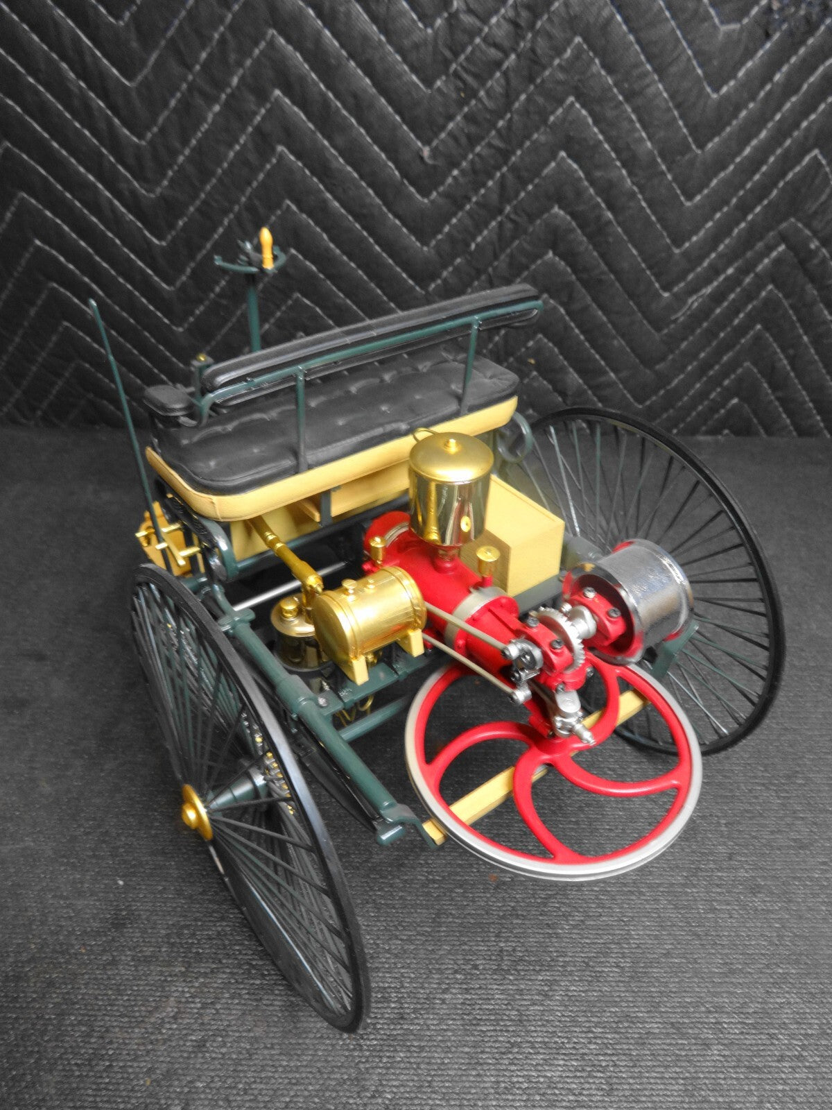 Franklin Mint 1/8 Scale Diecast 1886 Mercedes Benz Patent Motorwagen