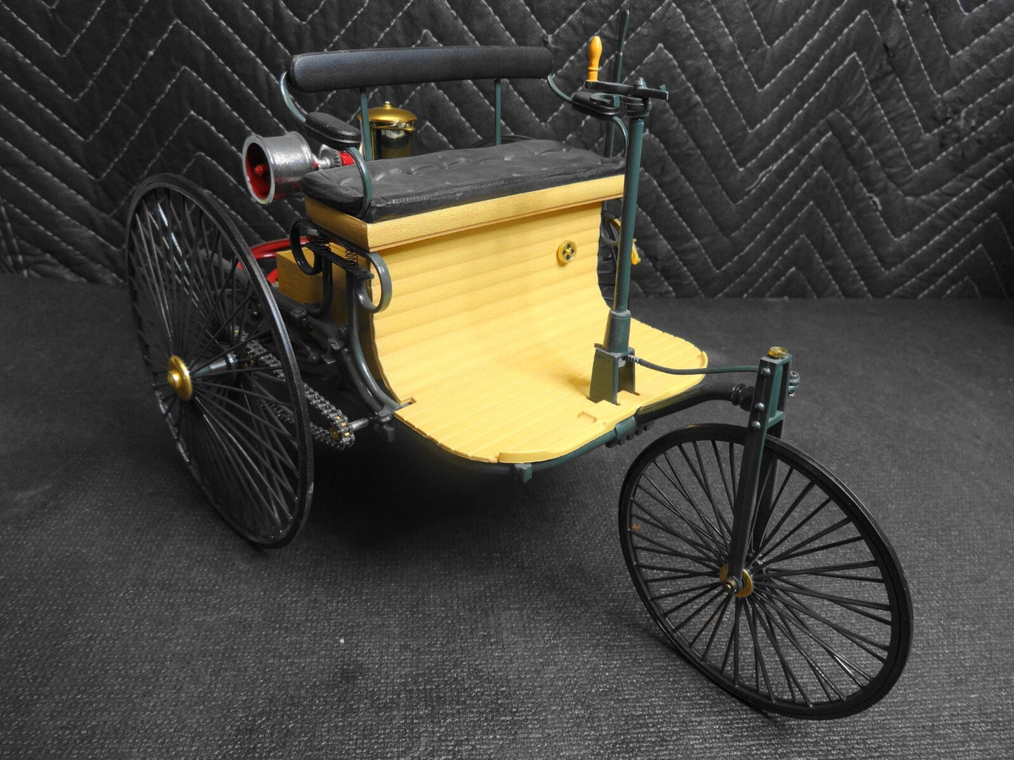 Franklin Mint 1/8 Scale Diecast 1886 Mercedes Benz Patent Motorwagen