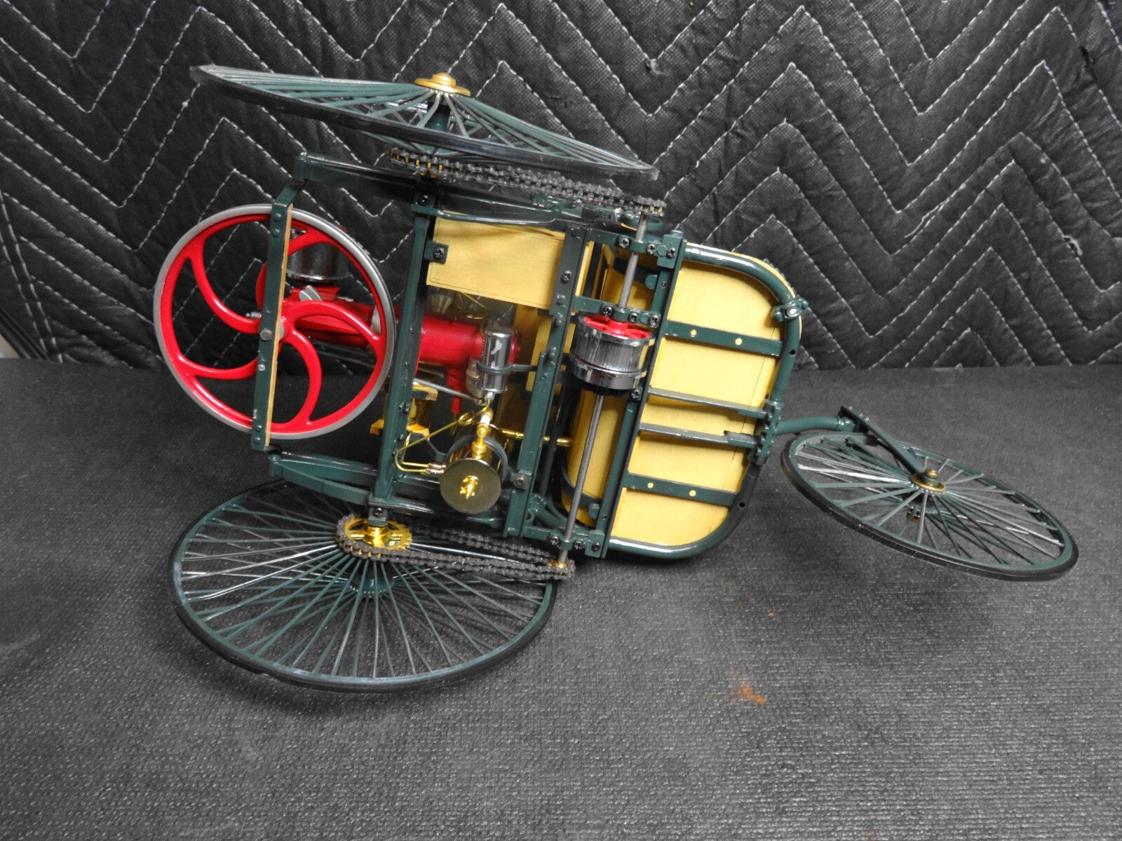 Franklin Mint 1/8 Scale Diecast 1886 Mercedes Benz Patent Motorwagen