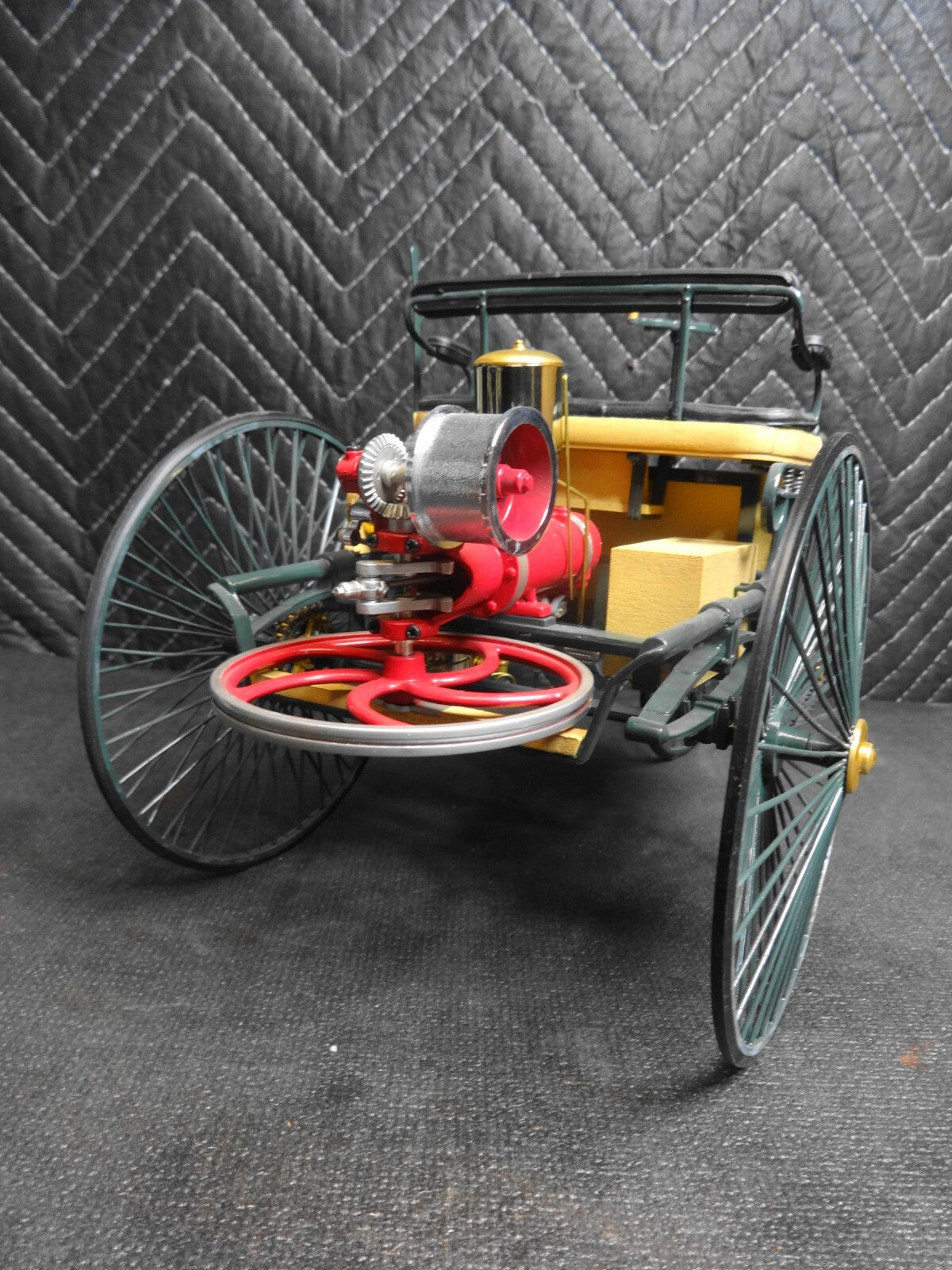 Franklin Mint 1/8 Scale Diecast 1886 Mercedes Benz Patent Motorwagen