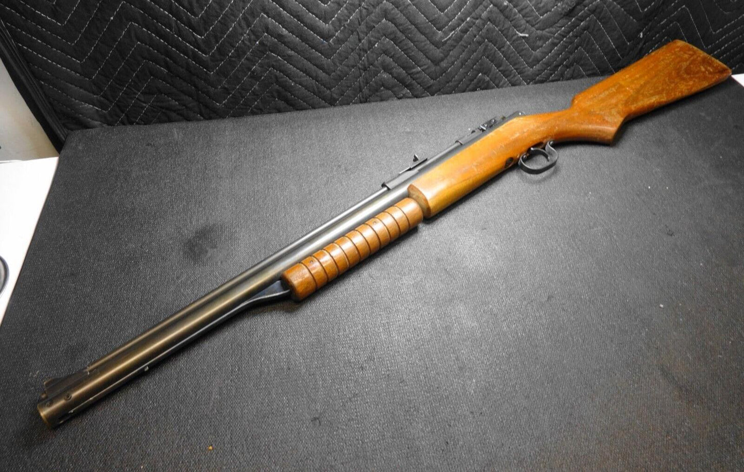 Vintage BENJAMIN FRANKLIN AIR RIFLE Mod. 342 Hard-Hitting .22 Pellet Gun