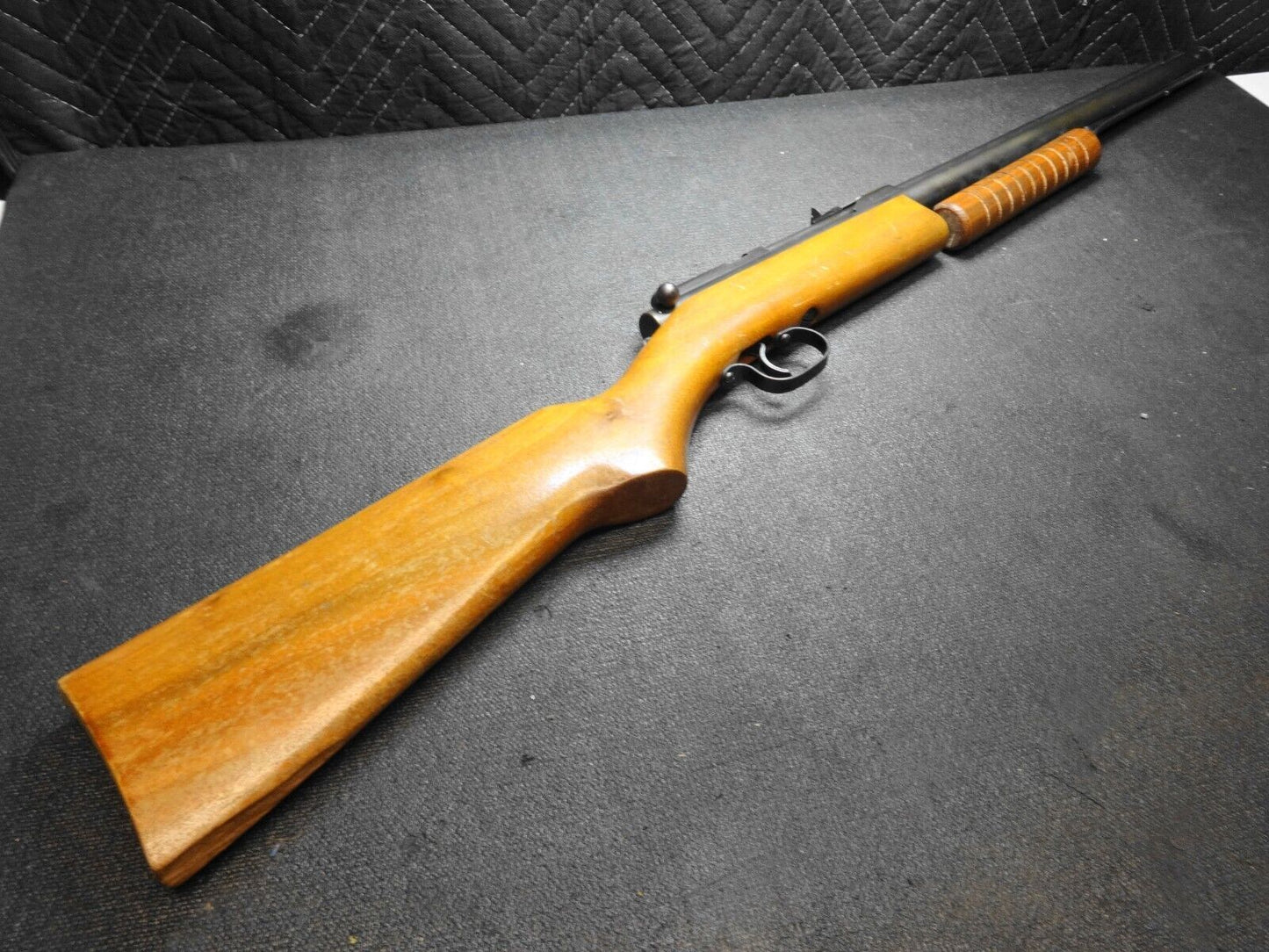 Vintage BENJAMIN FRANKLIN AIR RIFLE Mod. 342 Hard-Hitting .22 Pellet Gun