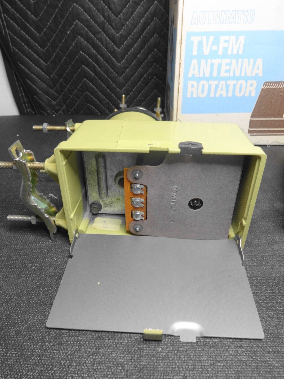 Archerotor Automatic TV-FM Antenna Rotator 15-1225A