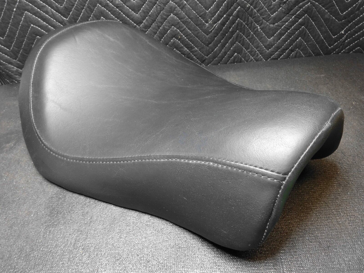 Genuine OEM Harley-Davidson Iron 883 Seat Solo Seat