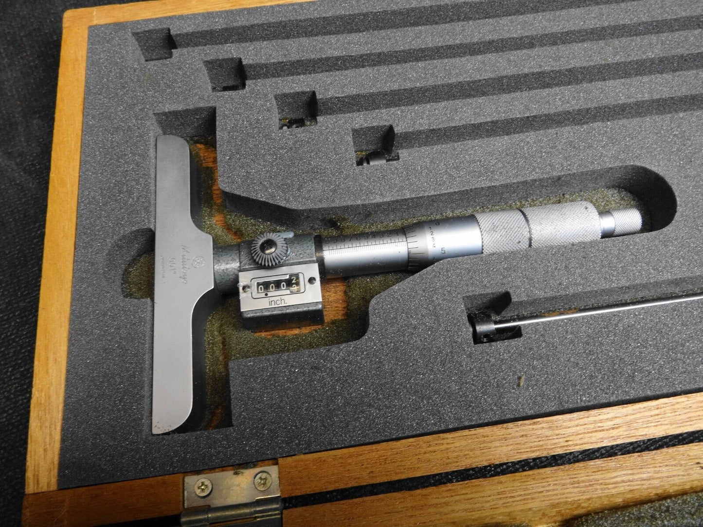 Mitutoyo 229-132 Digital Depth Micrometer DMC4 6" Kit in Wood Storage Case