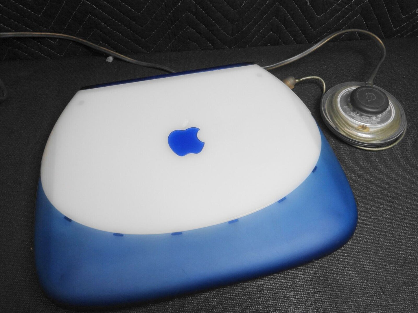 Apple iBook G3 Clamshell Indigo Blue Special Edition 2000 M6411 - Working