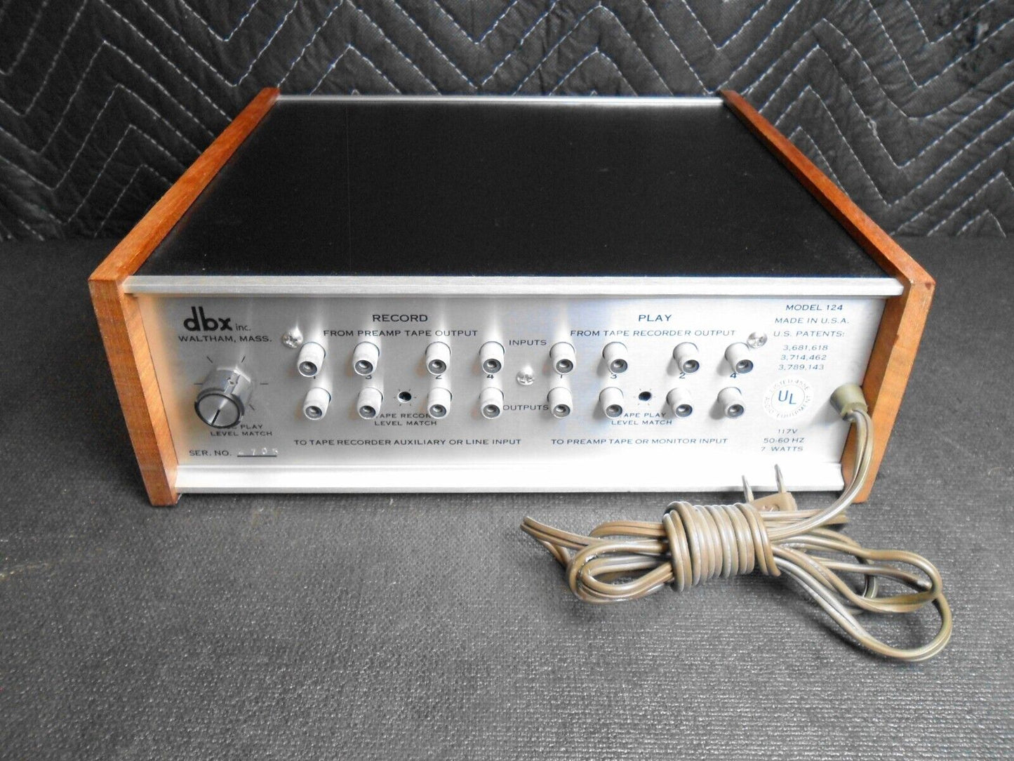 Vintage DBX II 124 Noise Reduction System 4 Channel w/ Real Wood Sides