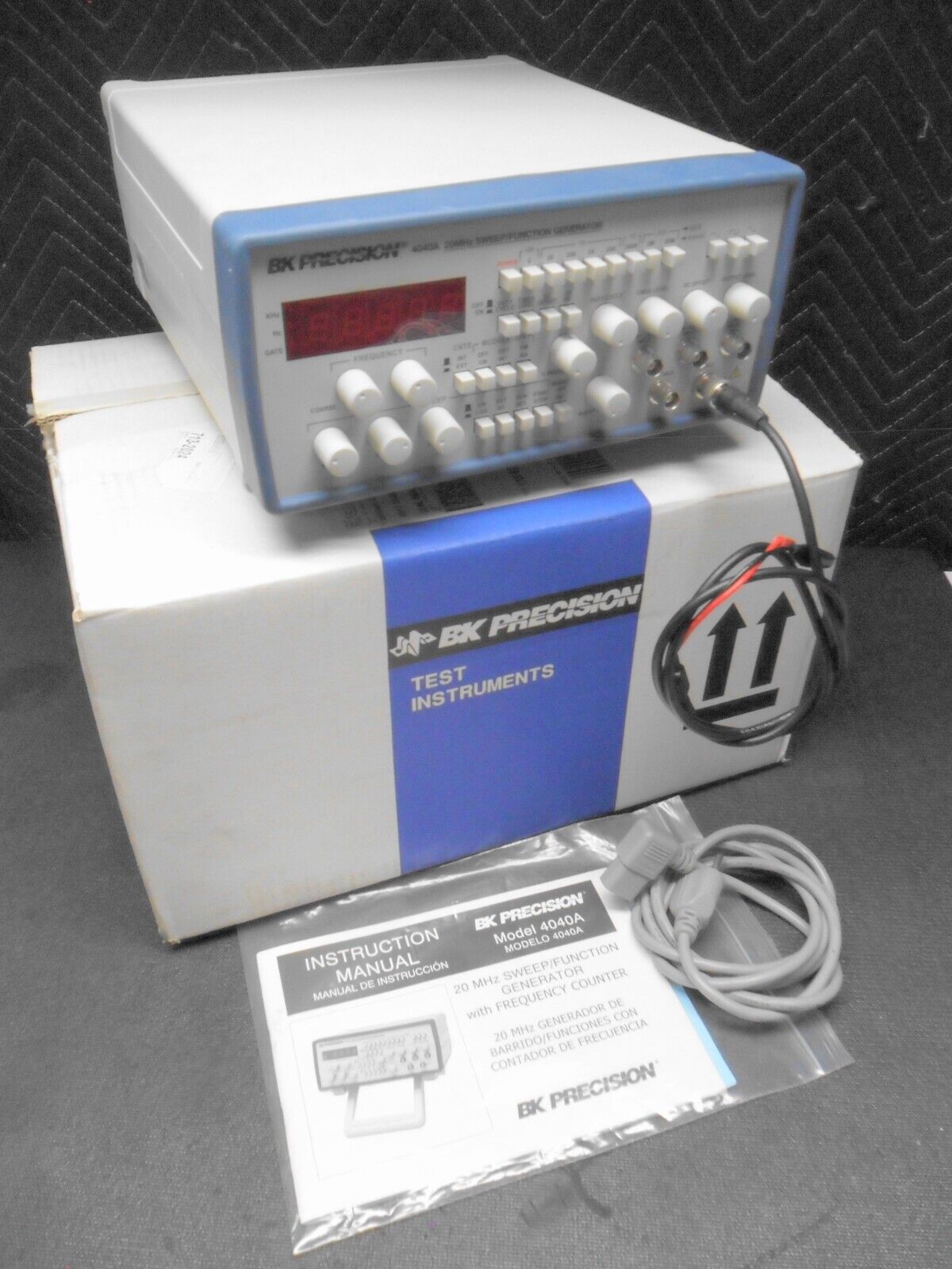 BK Precision 4040A 20MHz Sweep / Function Audio Generator w/ Original Box Manual