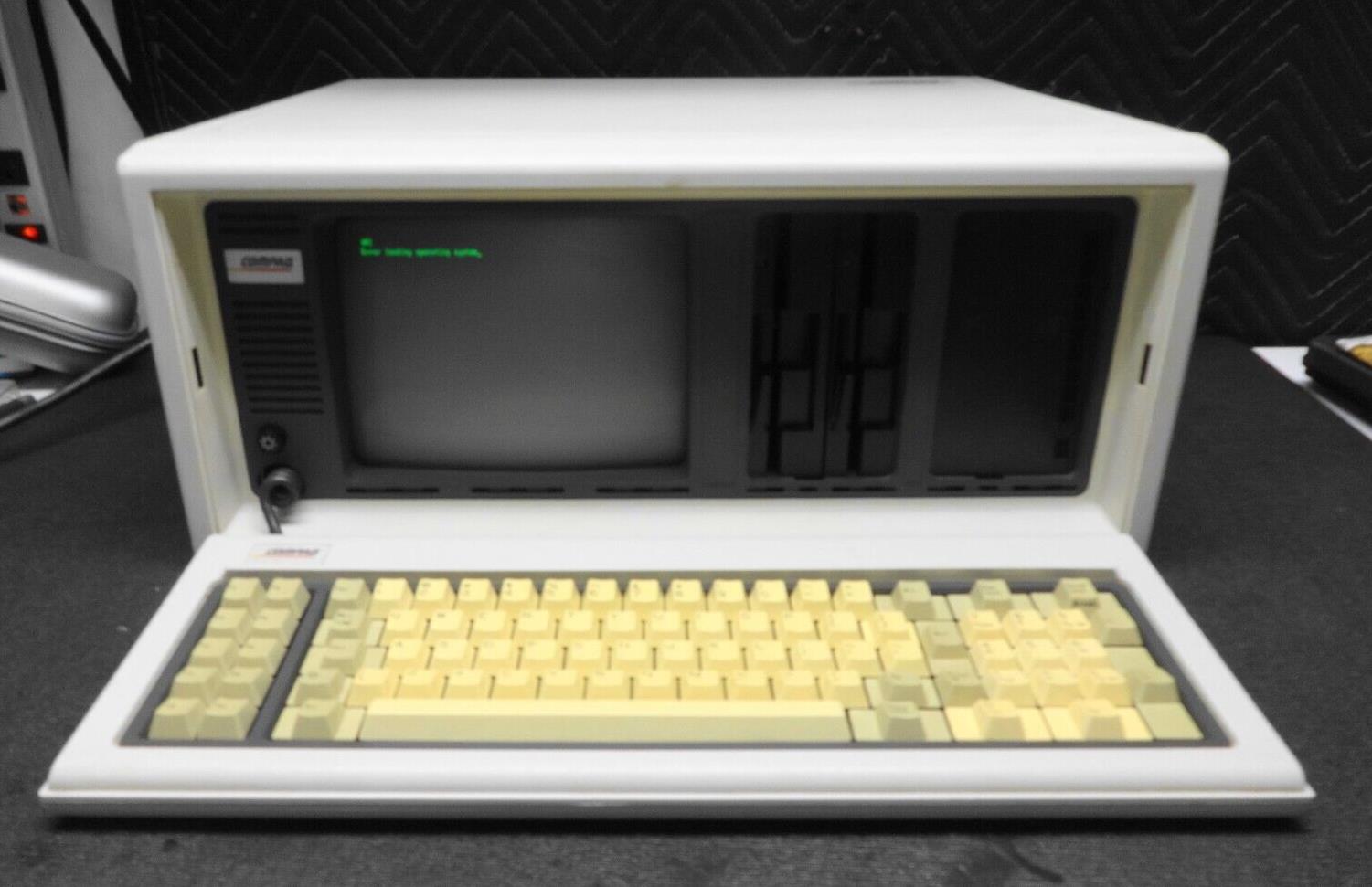 Vintage Compaq Portable Computer Portable Luggable - Powers On – ineedths