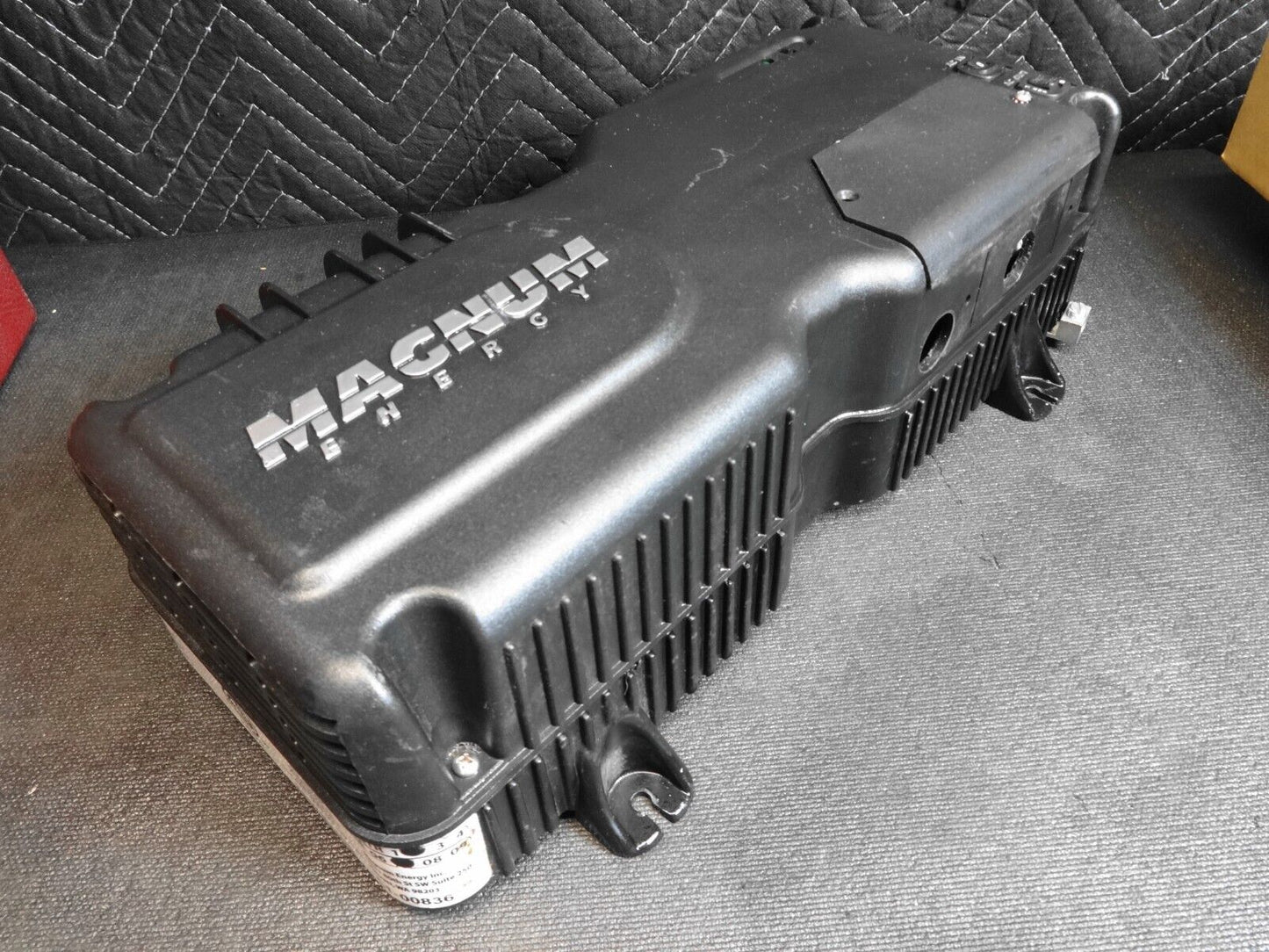 MAGNUM ENERGY 12 Volt 600 Watt RV Charger INVERTER 120V AC Output MM600