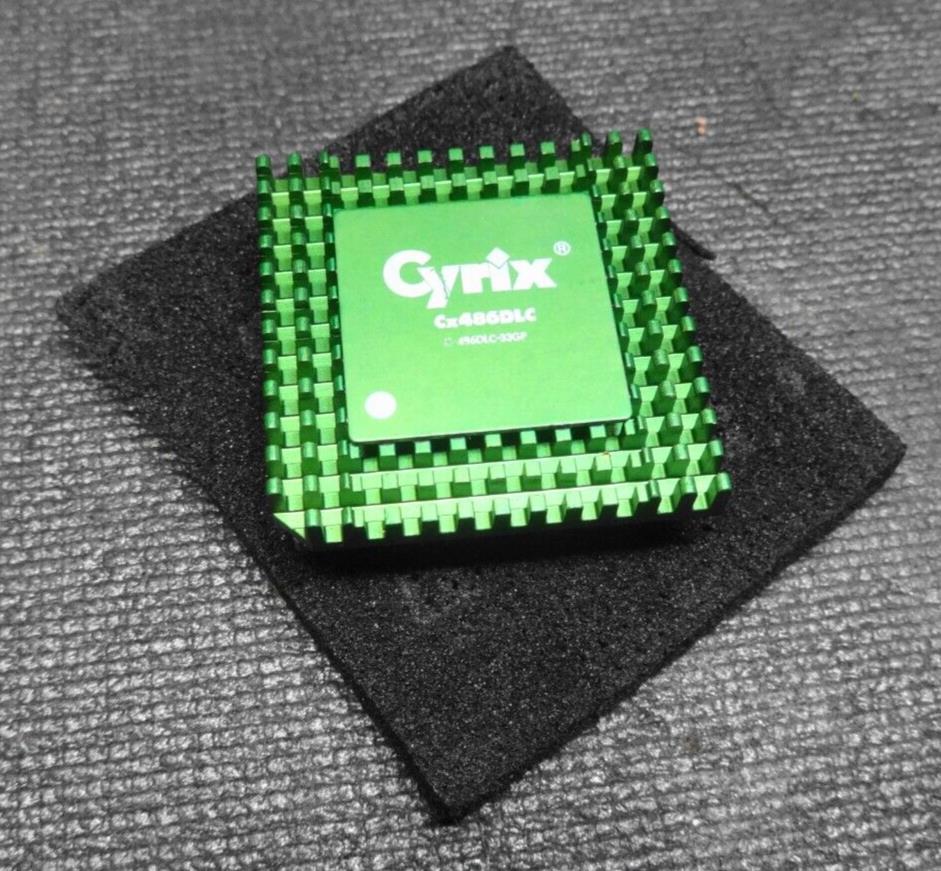 Cyrix CX486DLC-33GP CPU 33MHz Socket PGA132 Processor Ceramic w/ Heatsink