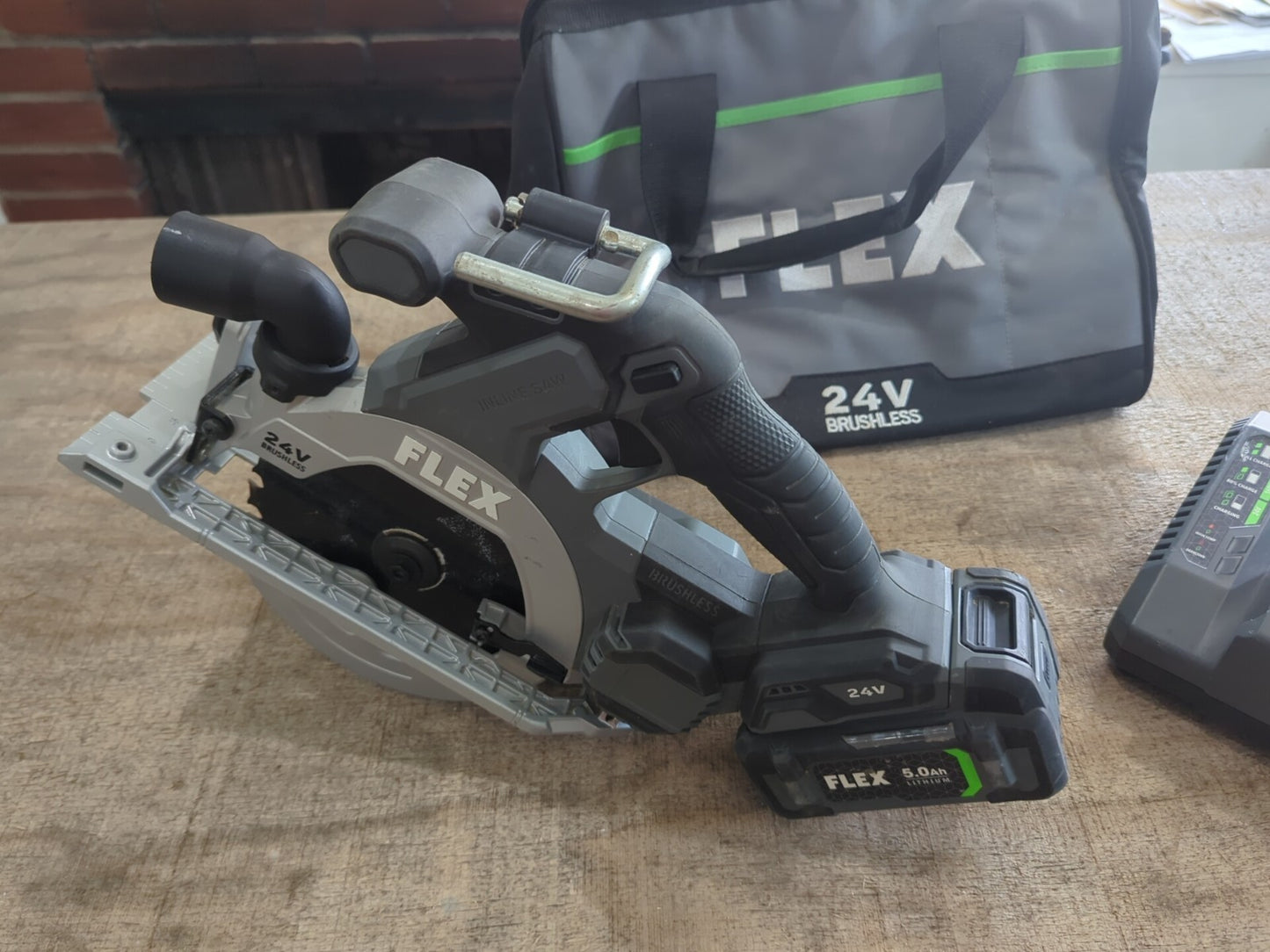 FLEX 24-volt 6-1/2" Brushless Cordless Circular Saw Kit - FX2131A