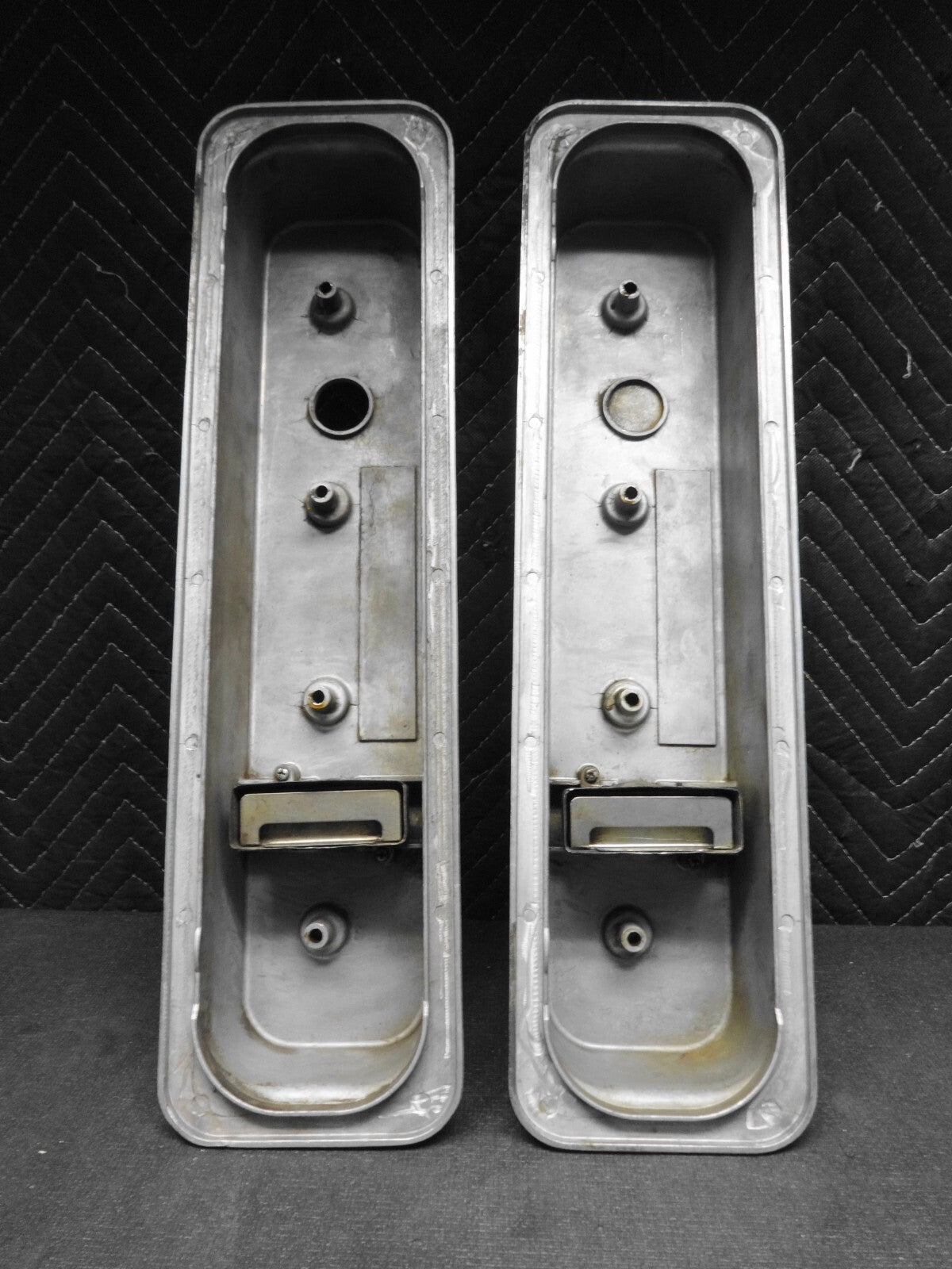 Proform Die-Cast Aluminum Center Bolt Valve Covers for 1987-Up Small Block Chevy