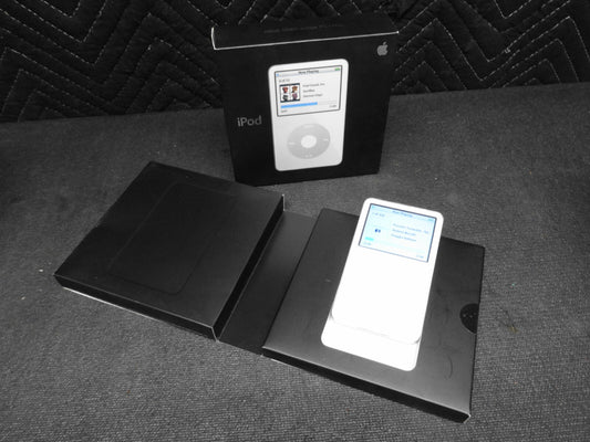 Apple iPod classic White (60 GB) w/ Original Box
