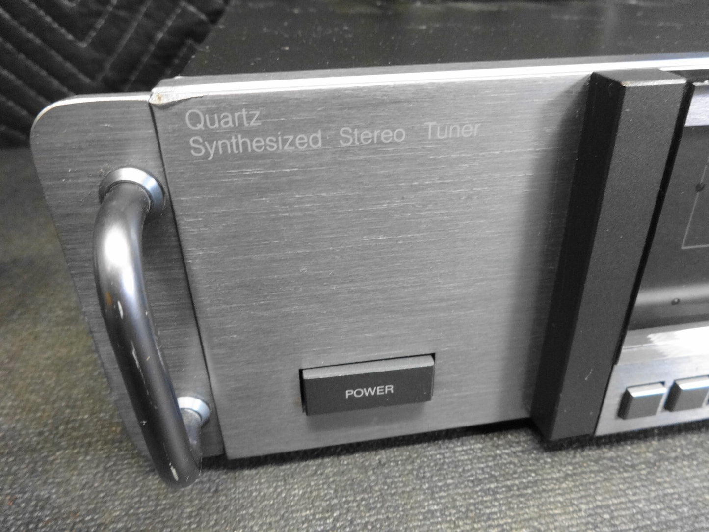 Carver TX-11a Asymmetrical Charge Coupled FM w/ Rack Ears - Stereo Tuner
