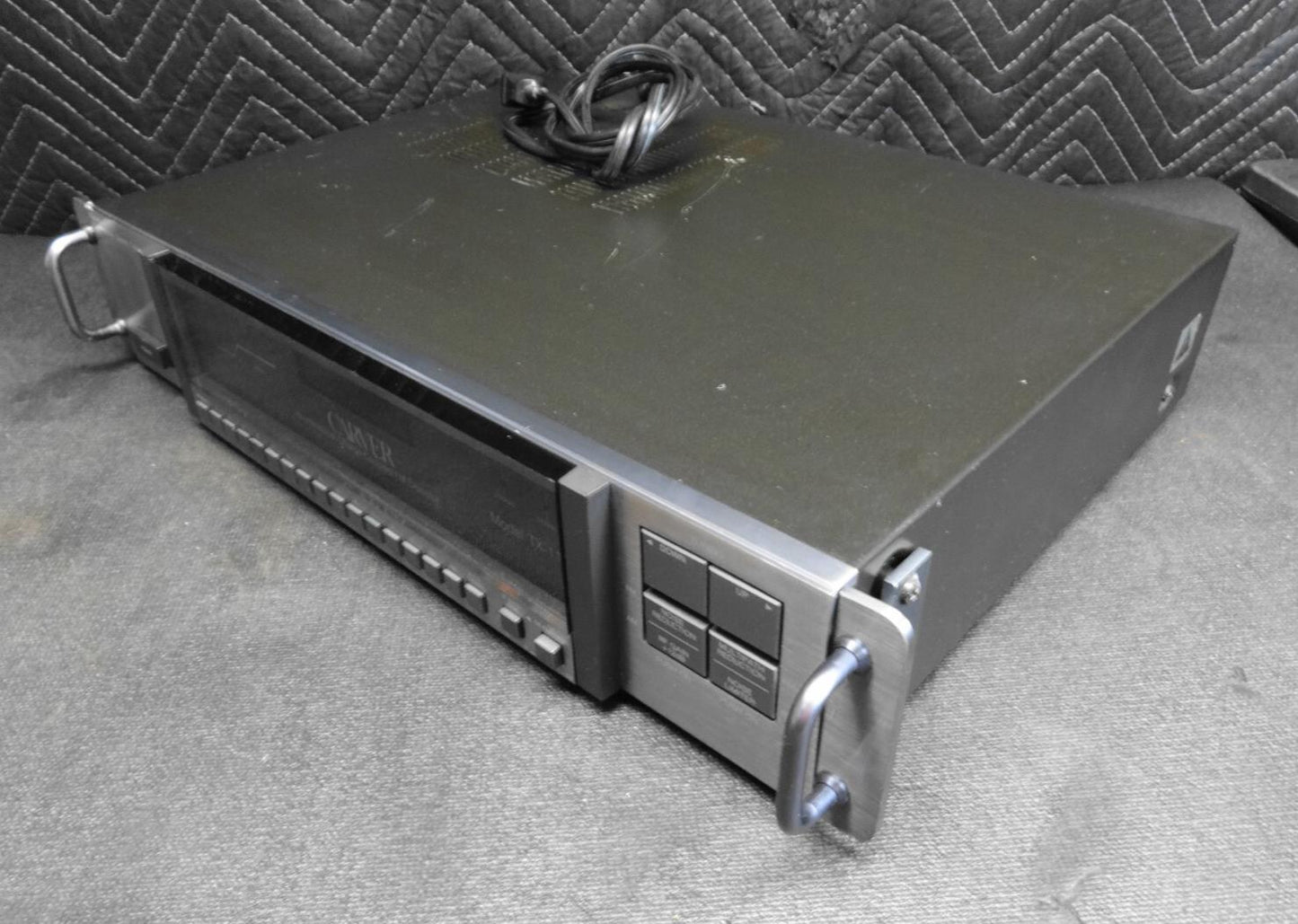 Carver TX-11a Asymmetrical Charge Coupled FM w/ Rack Ears - Stereo Tuner