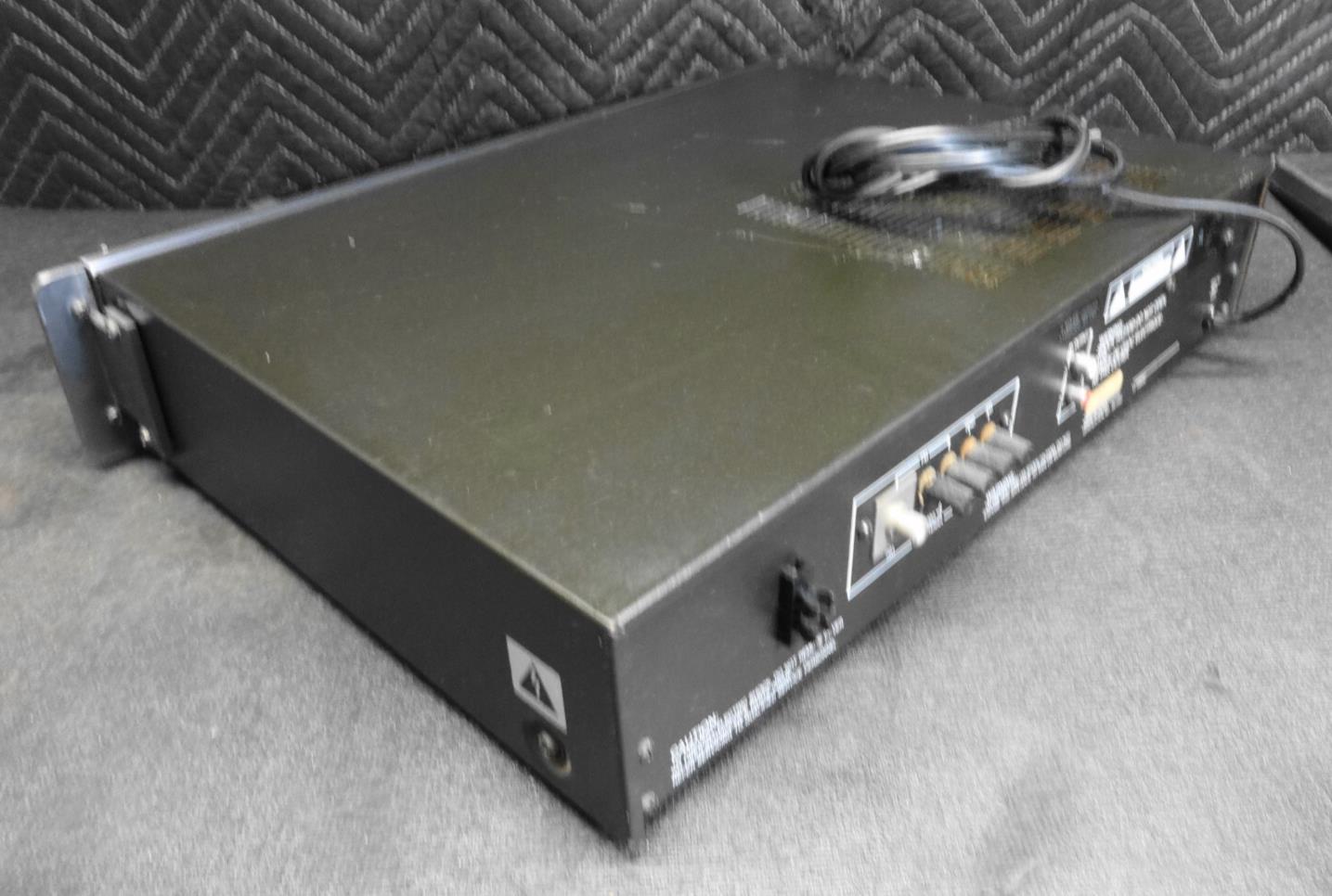 Carver TX-11a Asymmetrical Charge Coupled FM w/ Rack Ears - Stereo Tuner