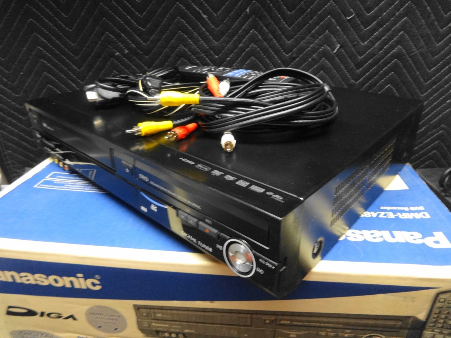 Panasonic DMR-EZ485V DVD Recorder DVD/VCR Combo HDMI w/ Remote - *SERVICED*