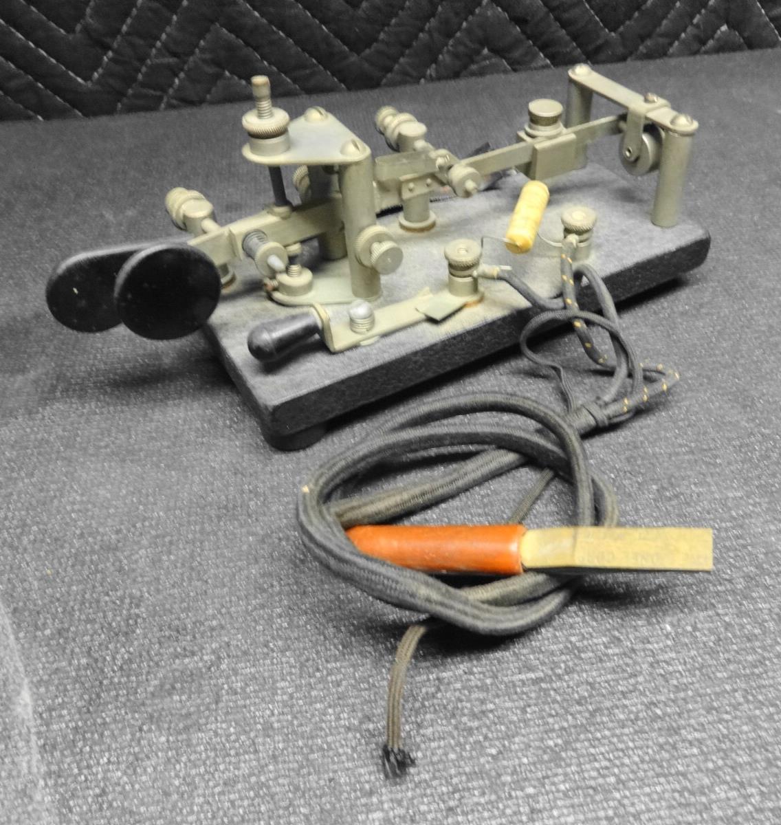 Lionel Army Signal Corps J-36 - Telegraph HAM Morse Code Key Vibroplex Style Bug