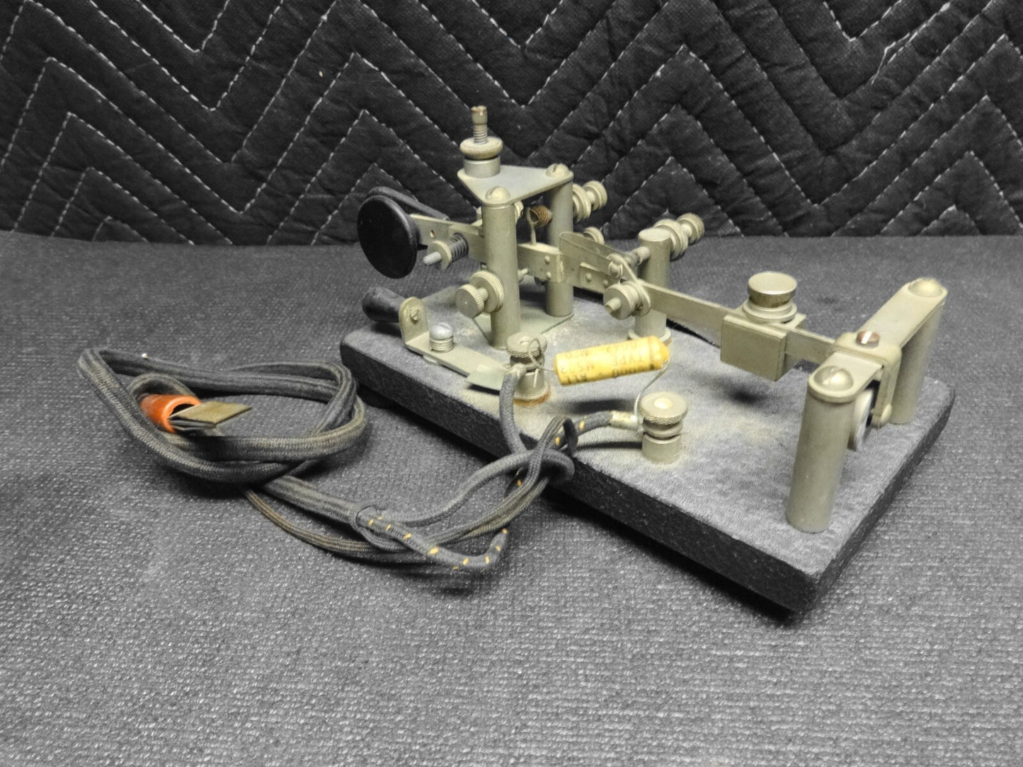 Lionel Army Signal Corps J-36 - Telegraph HAM Morse Code Key Vibroplex Style Bug