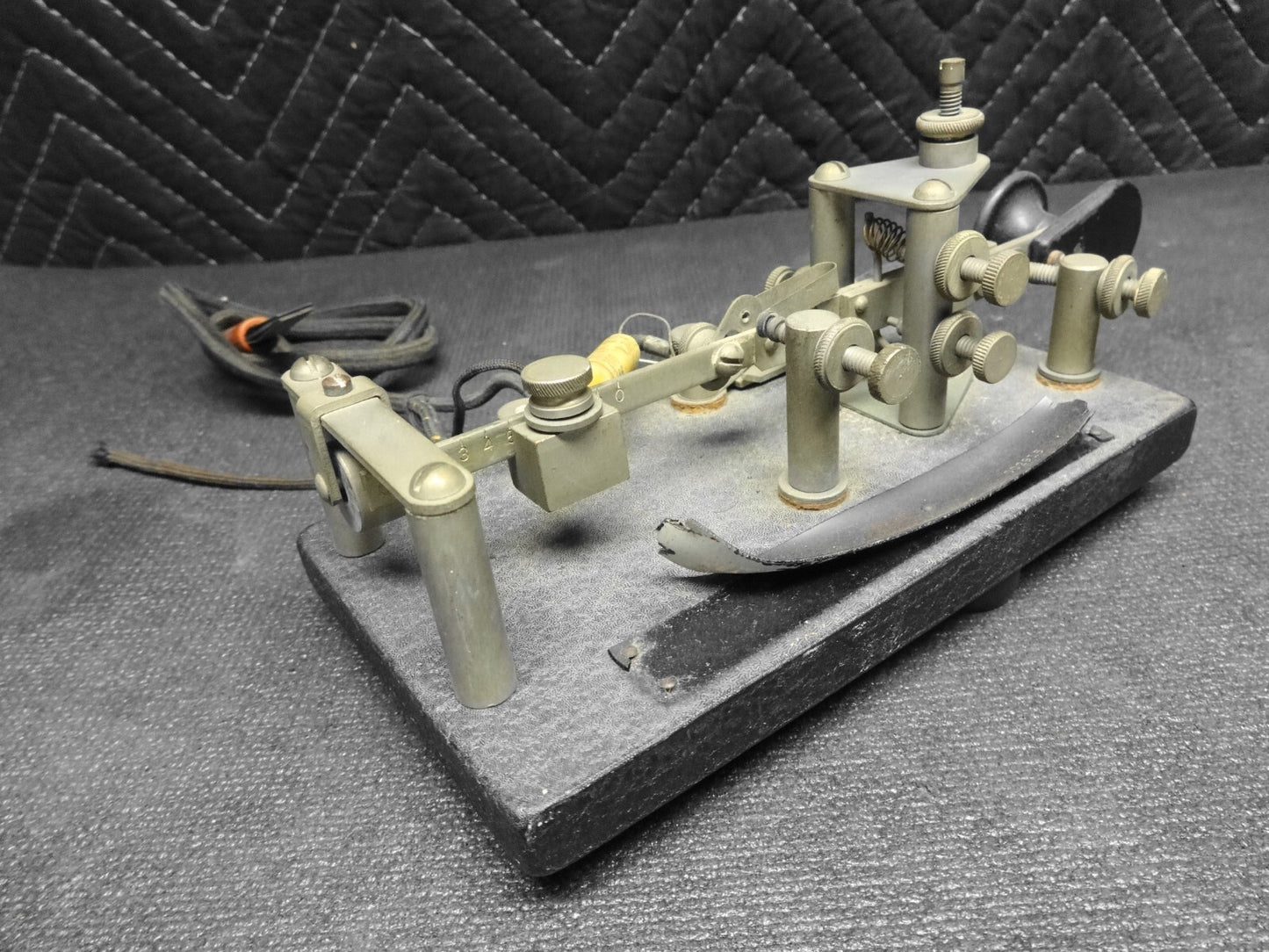 Lionel Army Signal Corps J-36 - Telegraph HAM Morse Code Key Vibroplex Style Bug