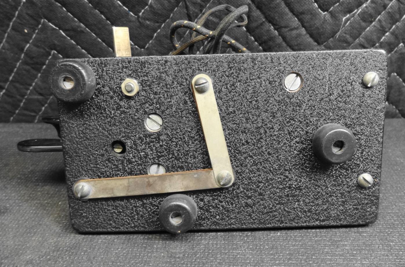 Lionel Army Signal Corps J-36 - Telegraph HAM Morse Code Key Vibroplex Style Bug