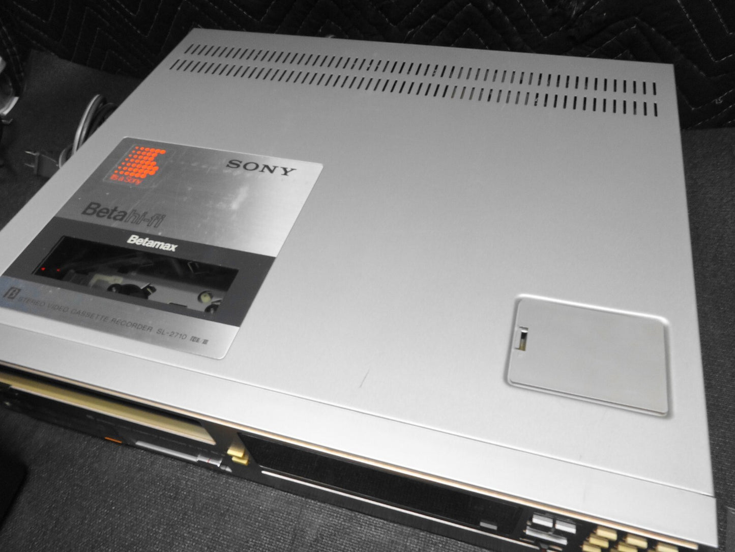 Vintage SONY BETAMAX SL-2710 - *SERVICED*