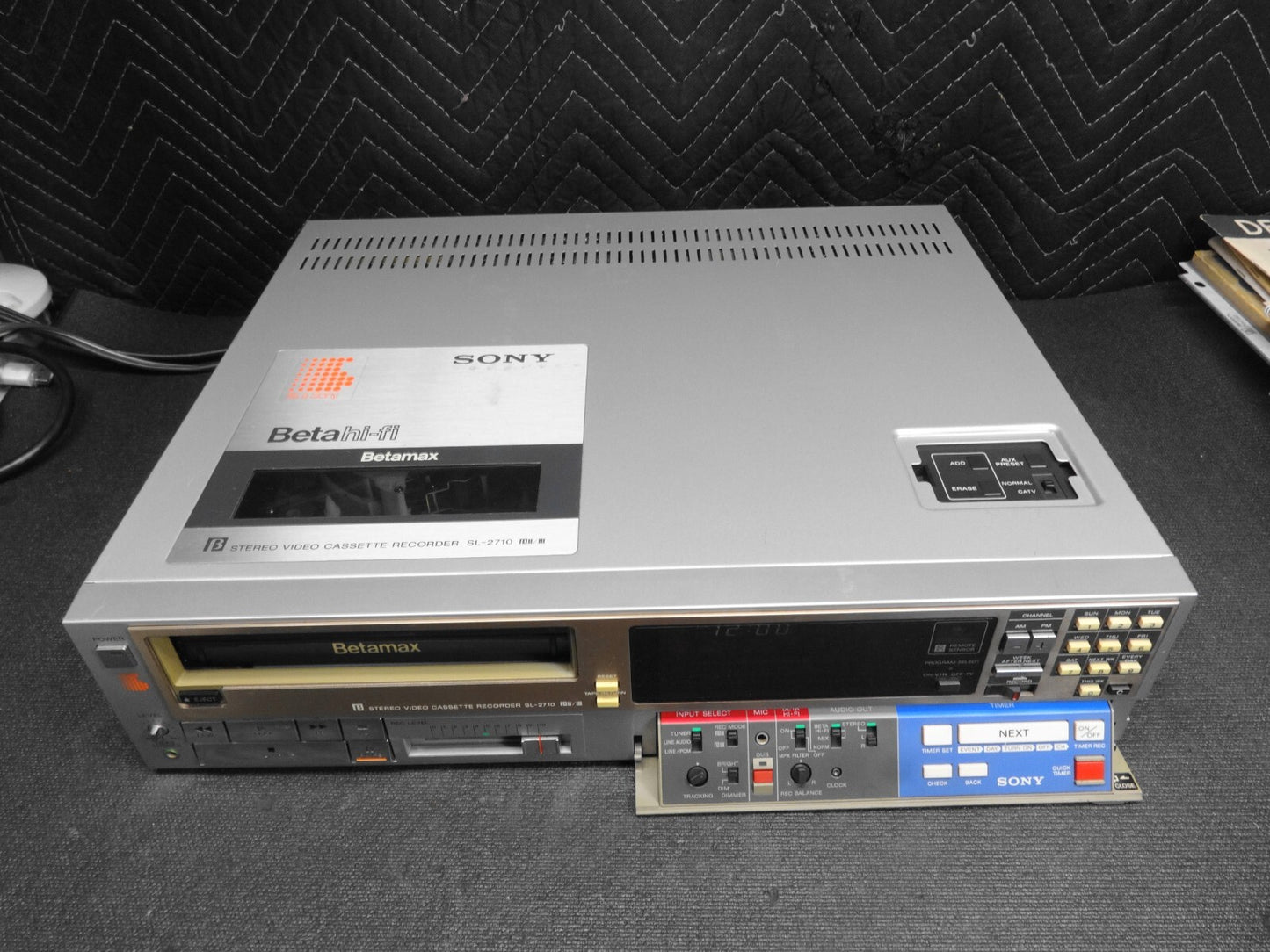 Vintage SONY BETAMAX SL-2710 - *SERVICED*