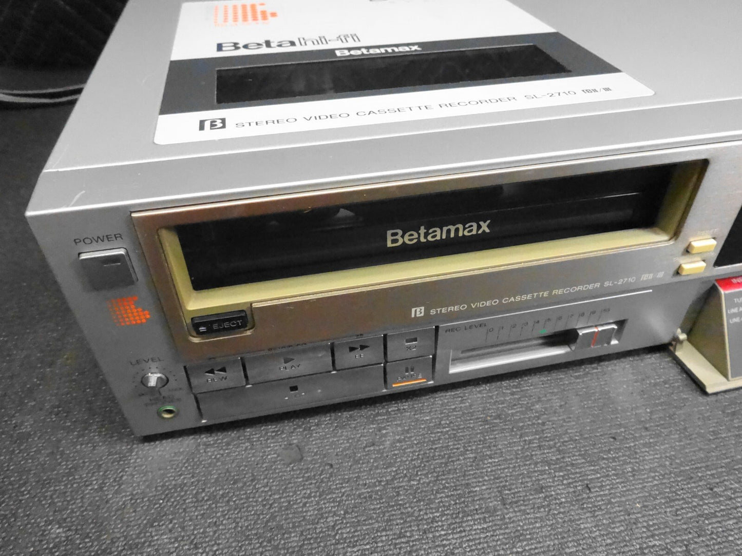 Vintage SONY BETAMAX SL-2710 - *SERVICED*