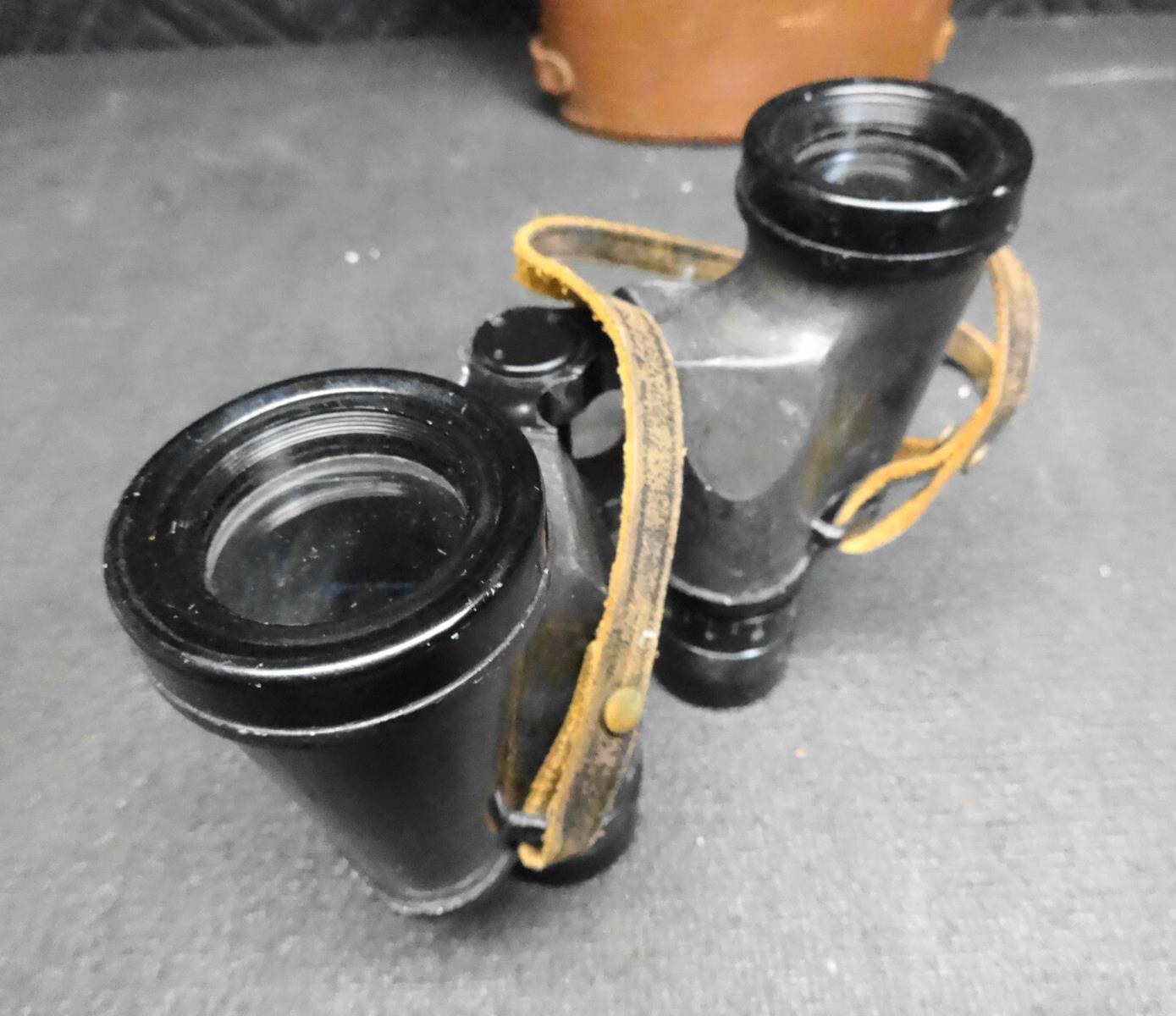 UNIVERSAL CAMERA CORP BINOCULARS M6 6×30 WW2 US ARMY ISSUE 1942 + M17 Case