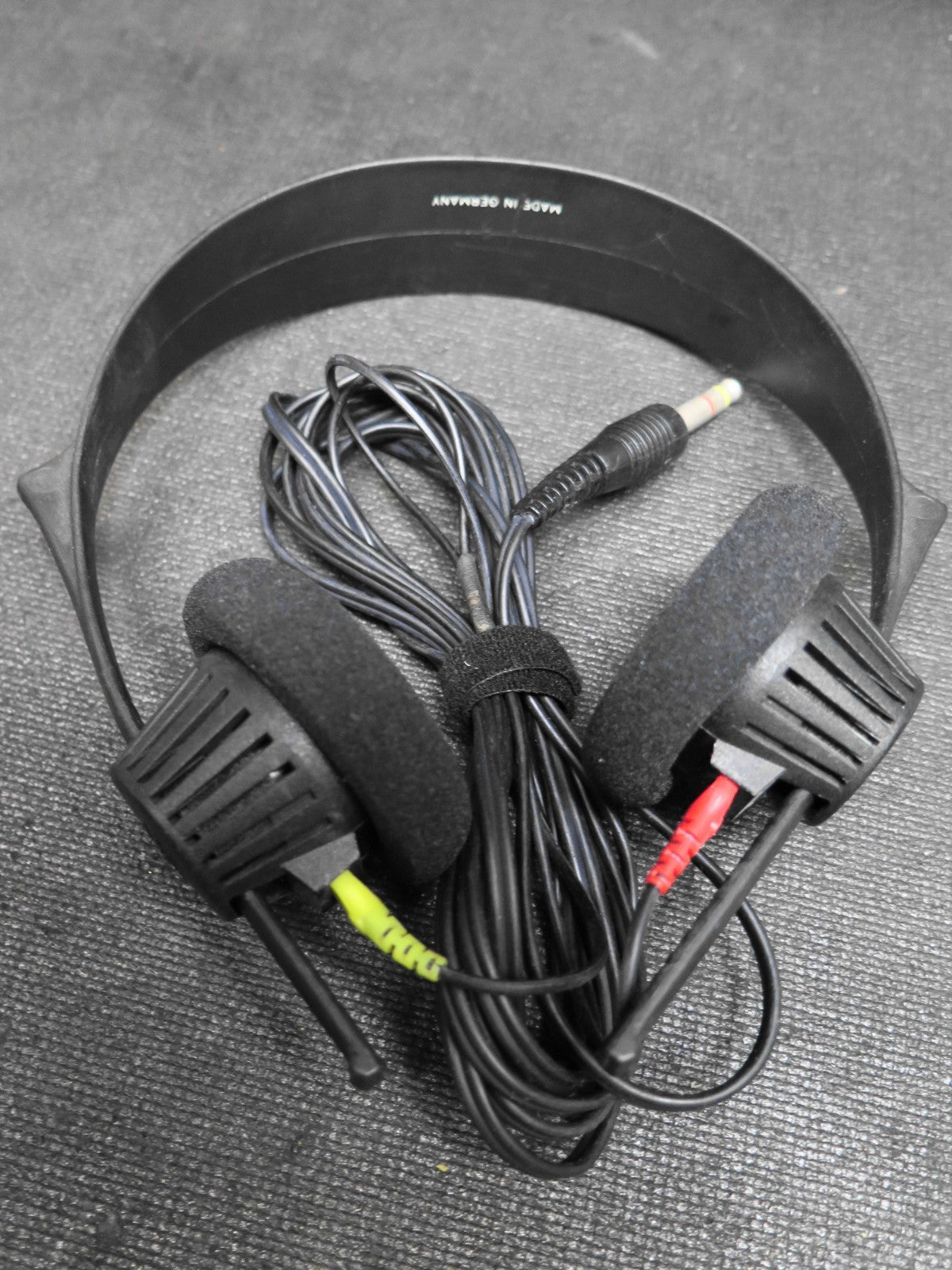 Sennheiser HD 414 Headphones w/ new earpads - Vintage