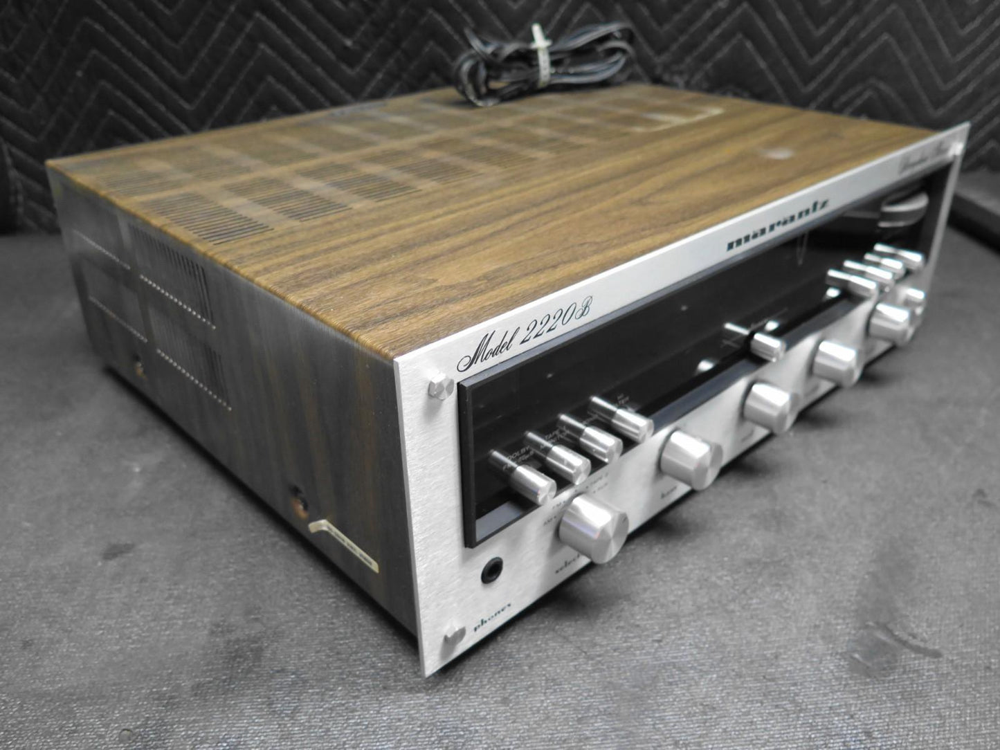 Marantz Model 2220B Stereo Receiver - All Original *READ*