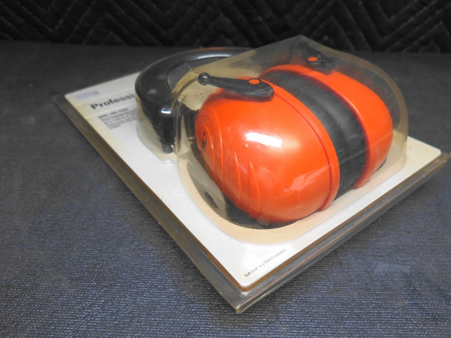 NOS OEM Stihl Professional 25db Hearing Protector/ Earmuffs Part # 0000-886-0402