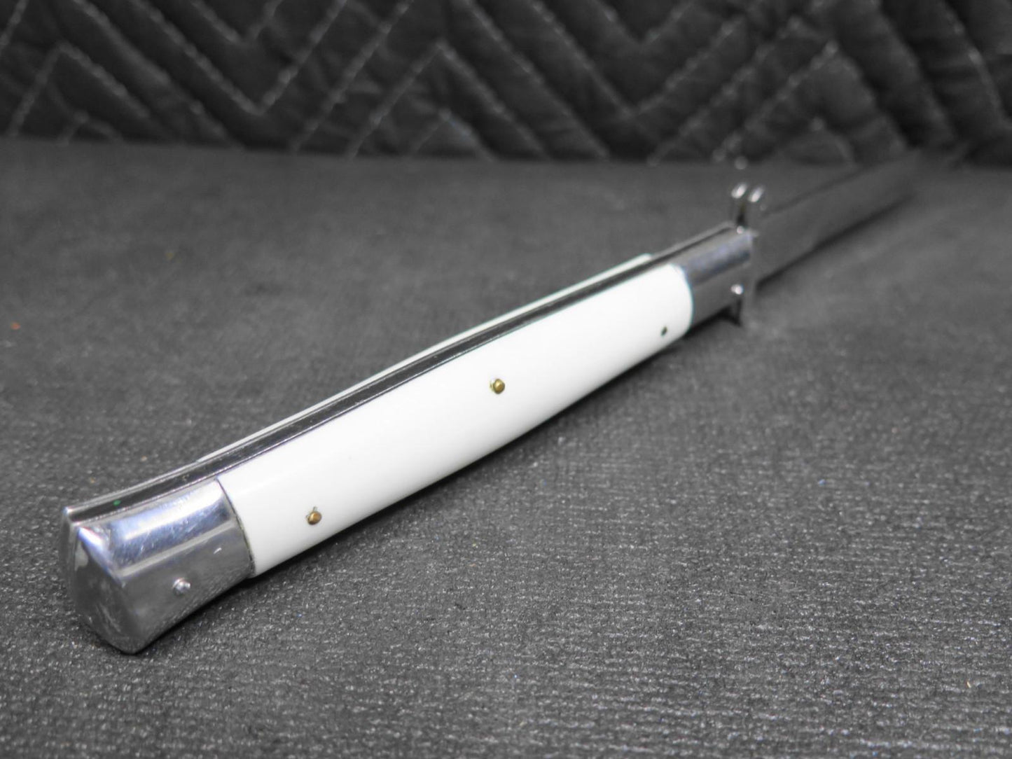 10.5” Rizzuto Estileto Milan Stainless Steel Folding Button Release White 1960