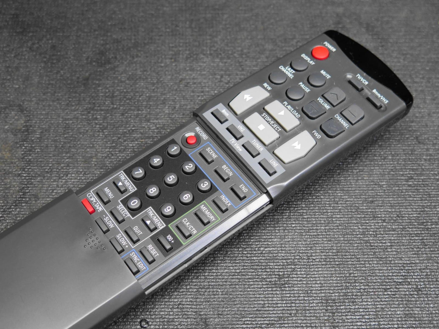 Go Video GOVIDEO GV-8020 8mm Cassette VHS VCR Recorder Remote Control