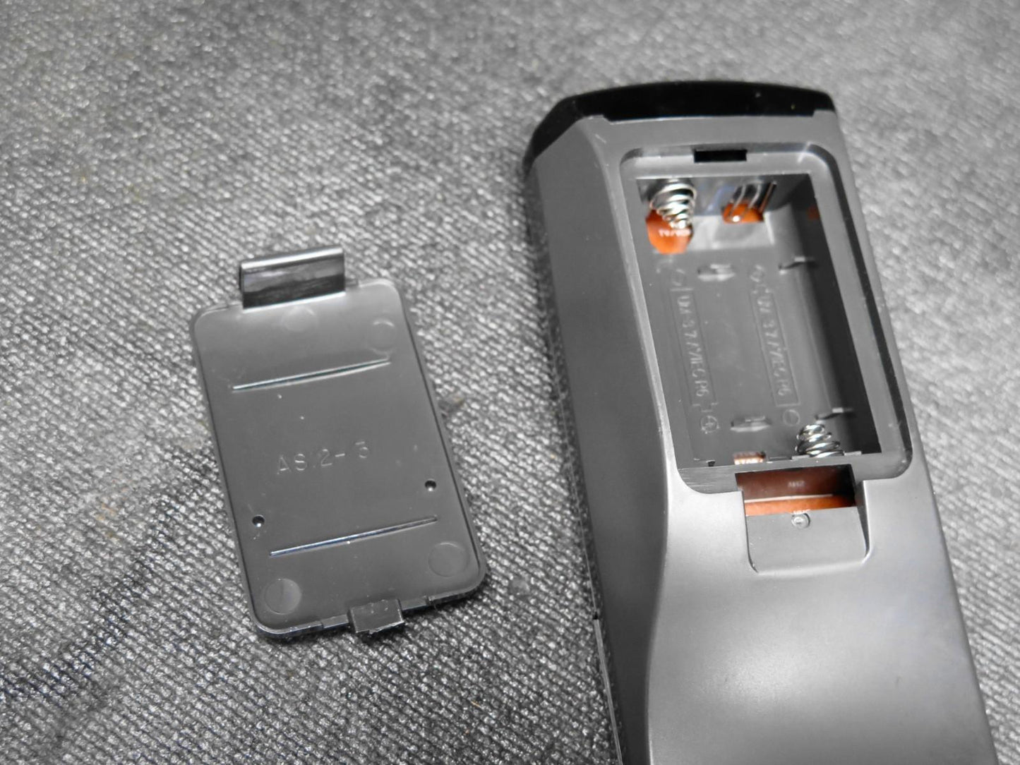 Go Video GOVIDEO GV-8020 8mm Cassette VHS VCR Recorder Remote Control