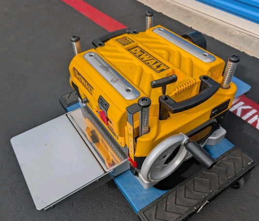 DeWalt DW735 13" Three Knife 2-Speed Thickness Planer 15 Amp Corded