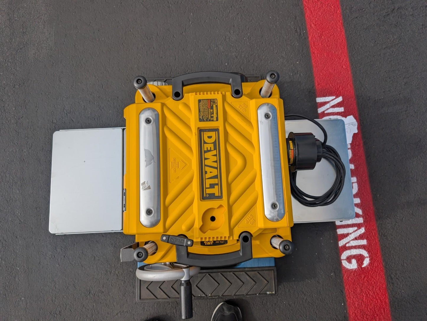 DeWalt DW735 13" Three Knife 2-Speed Thickness Planer 15 Amp Corded