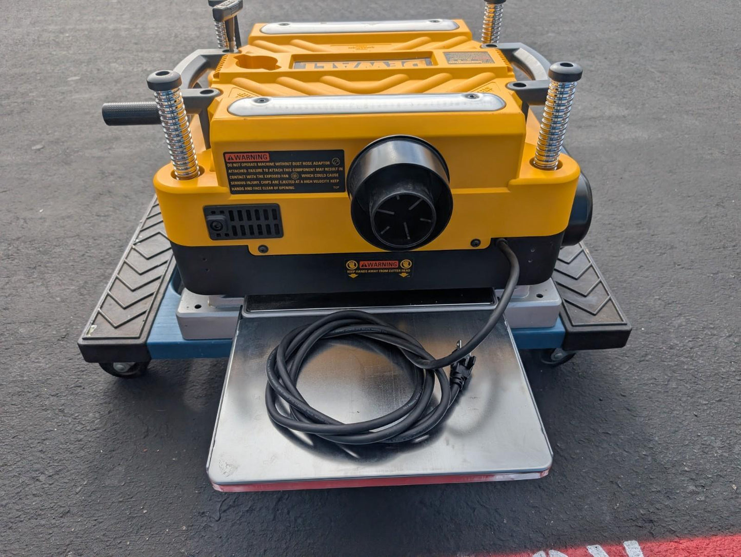 DeWalt DW735 13" Three Knife 2-Speed Thickness Planer 15 Amp Corded