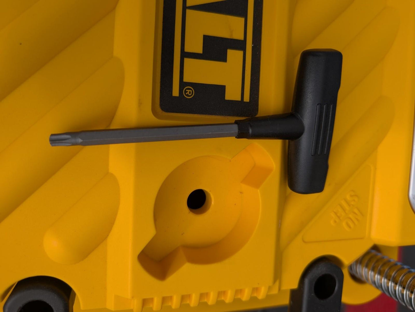 DeWalt DW735 13" Three Knife 2-Speed Thickness Planer 15 Amp Corded