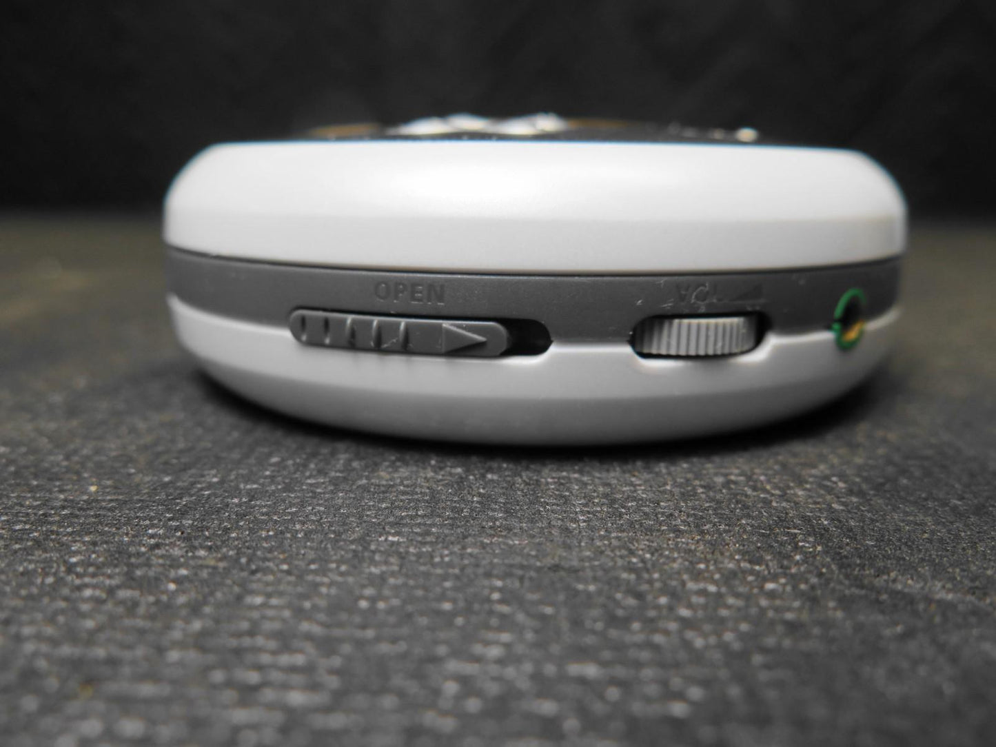 Philips Pocket Expanium EXP411/17 Personal Portable Mini MP3 CD Player Tested