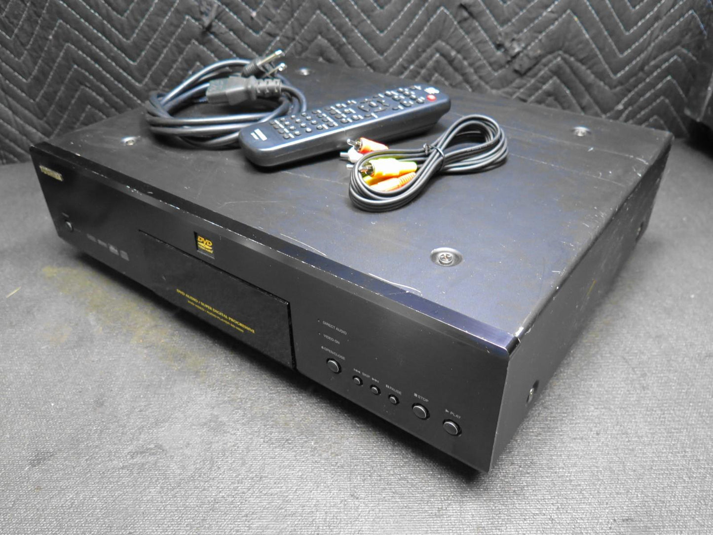 Toshiba SD-9200N Audiophile DVD-Audio Player w/ Remote & A/V Cables
