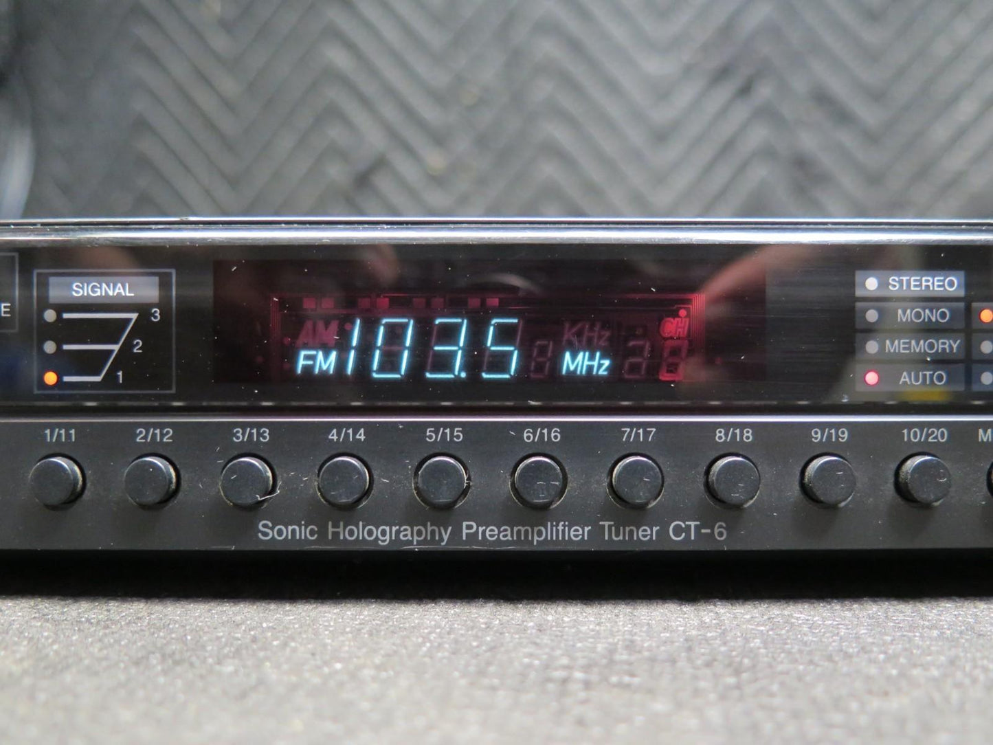 Carver CT-6 Sonic Holography Preamplifier Tuner - No Remote - Made in JAPAN