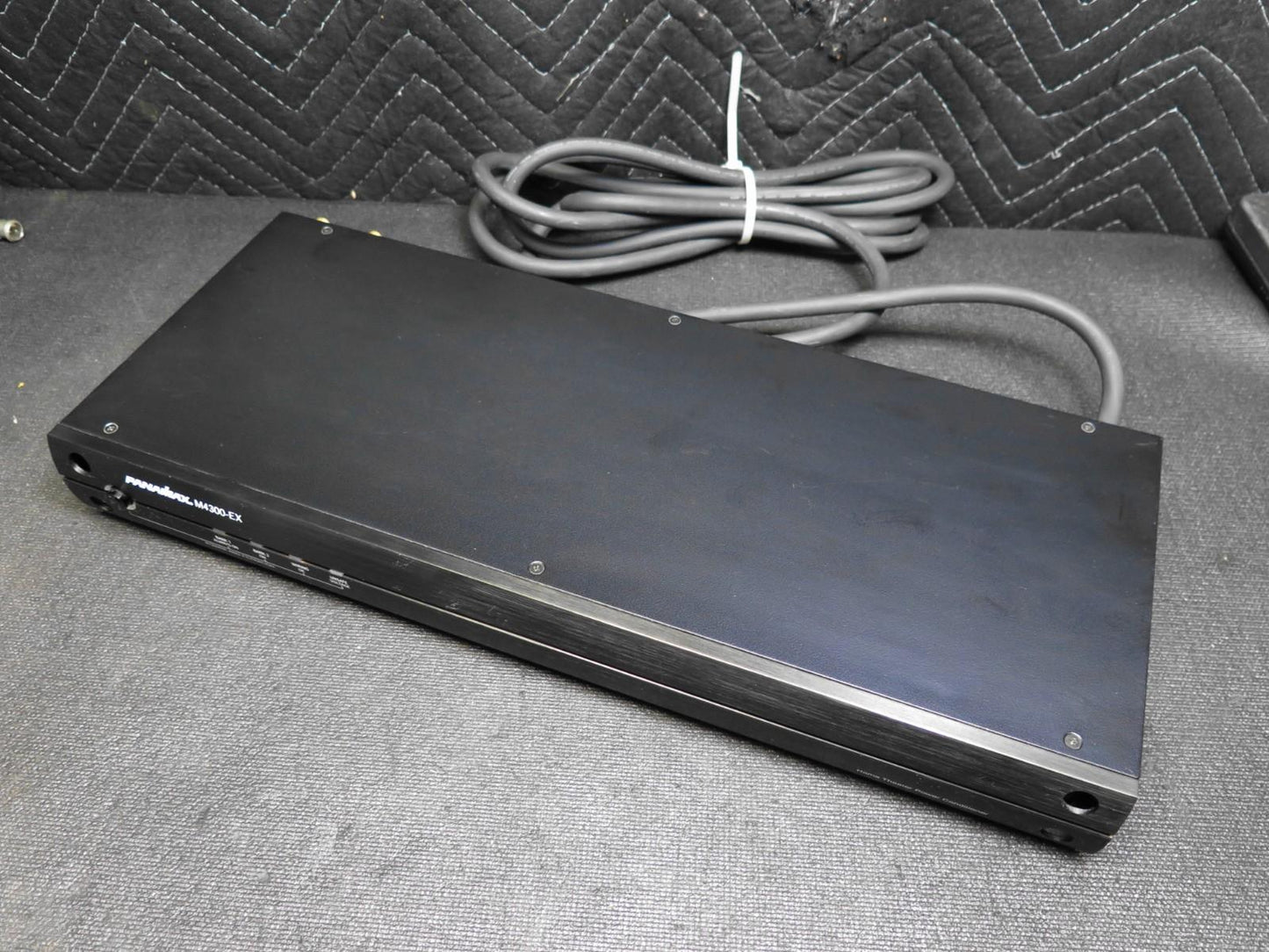 Panamax M4300-PM Home Theater Power Line Conditioner and Surge Protector
